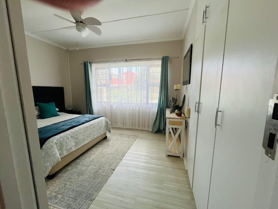 6 Bedroom Property for Sale in Gonubie Eastern Cape